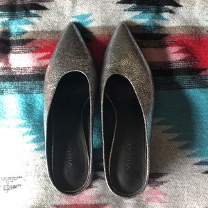 Vince pointy toe mules (silver metallic, size 6)